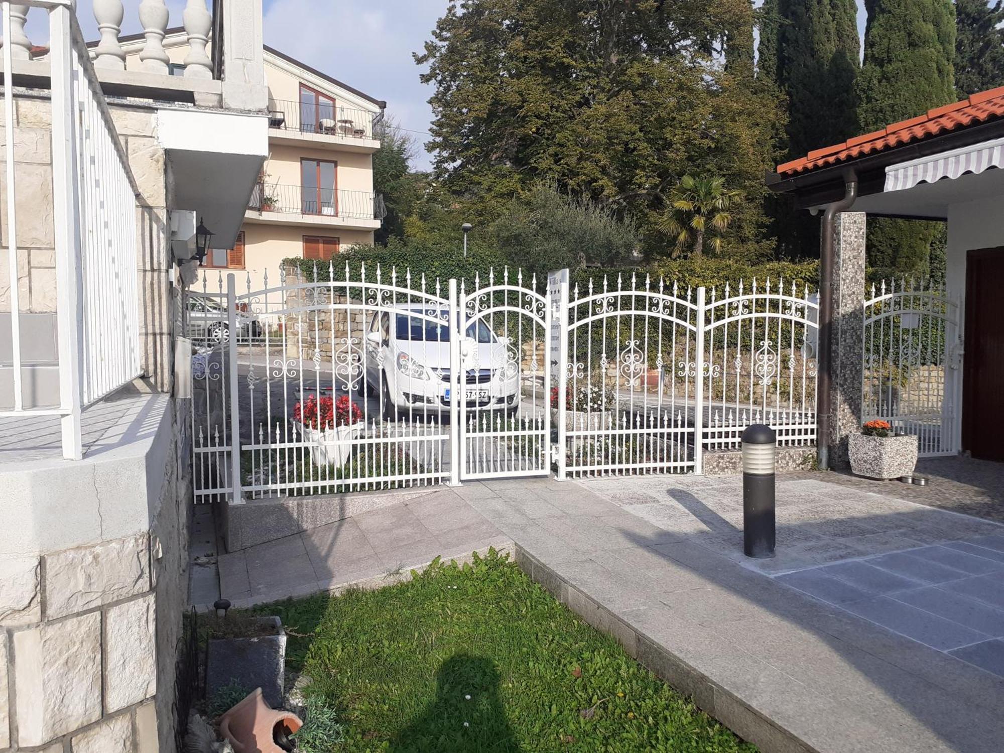 Guest House Vila Luka Portoroz Bagian luar foto