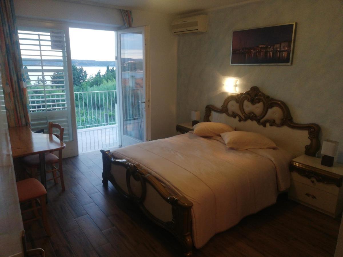 Guest House Vila Luka Portoroz Bagian luar foto